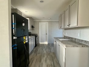 1405 Elm Hills Blvd in Sedalia, MO - Foto de edificio - Building Photo