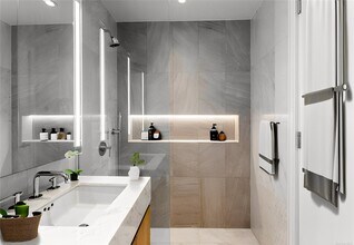 300 W 30th St-Unit -10F in New York, NY - Building Photo - Building Photo