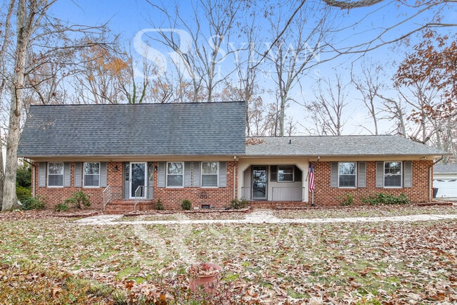908 Kelton Pl in High Point, NC - Building Photo - Building Photo