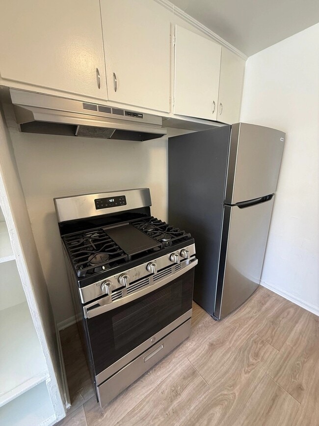 21809 Lanark St, Unit 20 in Canoga Park, CA - Foto de edificio - Building Photo