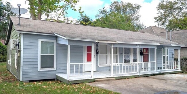 property at 214 W Marion St
