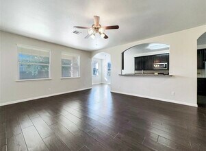 8311 Bay Oaks Dr in Baytown, TX - Building Photo - Building Photo