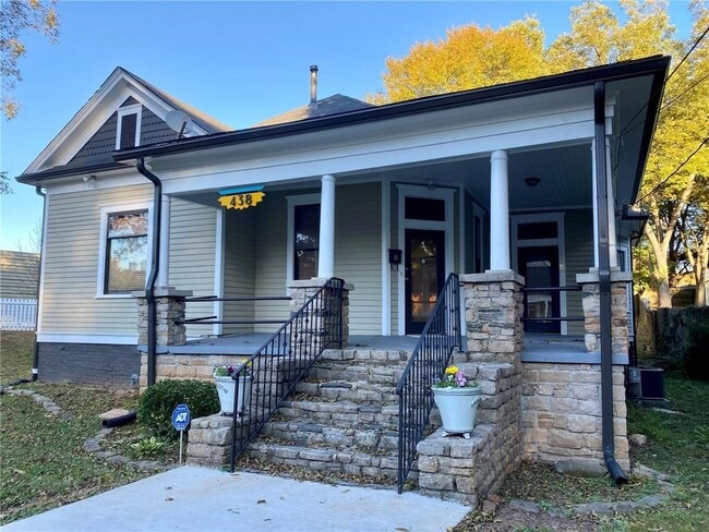 property at 438 Park Ave SE