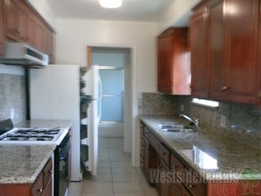 224 W Palm Ave, Unit 2 in Monrovia, CA - Building Photo - Building Photo