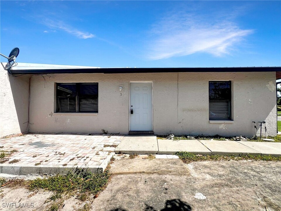 11275 Linda Loma Dr in Ft. Myers, FL - Building Photo