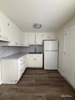 252 Blakeslee St in Bristol, CT - Building Photo