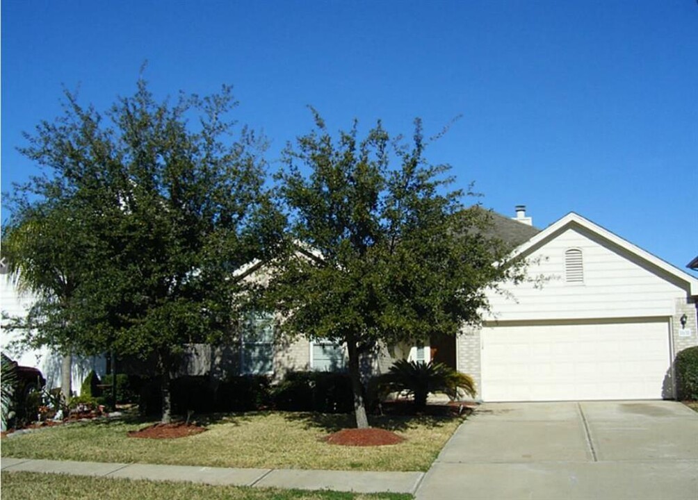 1631 Crescent Shores Ln in Seabrook, TX - Building Photo