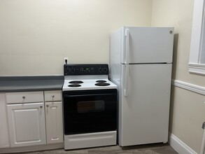 1410 Beacon St, Unit 34 in Brookline, MA - Building Photo - Building Photo