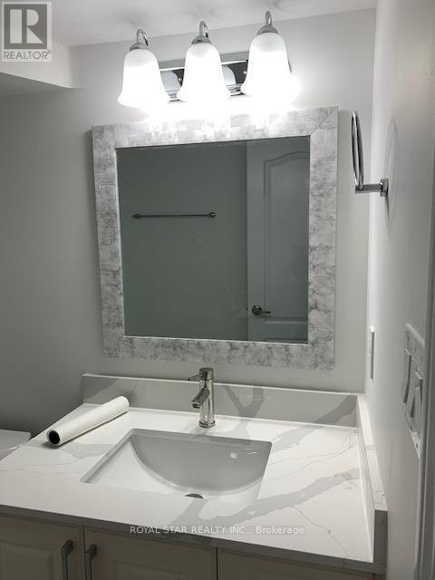 5898 Bermuda Dr in Mississauga, ON - Building Photo - Building Photo