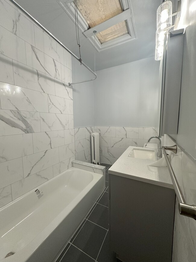 39 S Farragut St in Philadelphia, PA - Building Photo - Building Photo