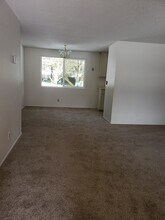 371 Ivanhoe Ave in Eugene, OR - Building Photo - Building Photo