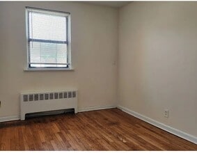 1315 Grand Ave in Baldwin, NY - Building Photo - Building Photo