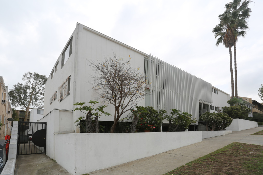 10966 Roebling Ave in Los Angeles, CA - Foto de edificio