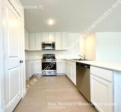 14613 Mudstone Pl in Elmendorf, TX - Building Photo - Building Photo