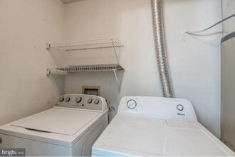 12020 Golf Ridge Ct in Fairfax, VA - Building Photo - Building Photo