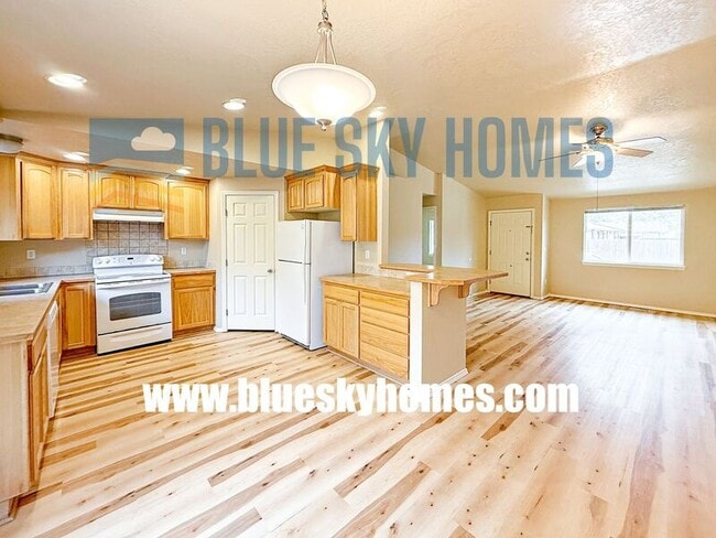 1011 E Victory Rd in Boise, ID - Building Photo - Building Photo