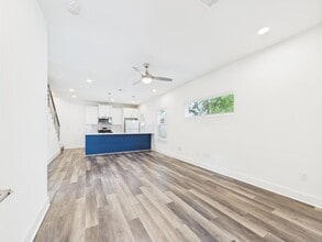 914 Vasquez St in Austin, TX - Building Photo - Building Photo