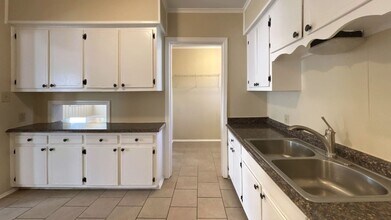 3240 N Waynoka Cir in Memphis, TN - Building Photo - Building Photo