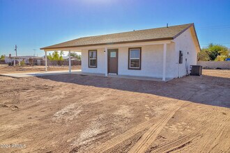 3355 W Tollan Dr in Eloy, AZ - Building Photo - Building Photo