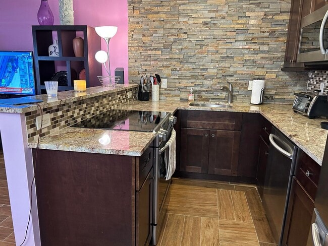 3070 Cornwall D, Unit 3 in Boca Raton, FL - Foto de edificio - Building Photo