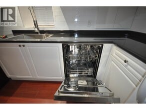 7828 PRINCE A in Burnaby, BC - Building Photo - Building Photo