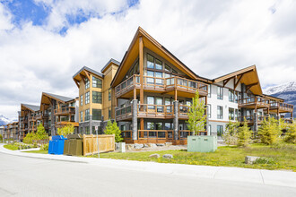 106 Stewart Creek Rise in Canmore, AB - Building Photo - Building Photo