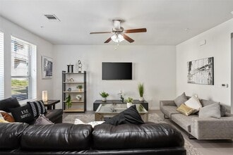 13800 Lyndhurst St in Austin, TX - Building Photo - Building Photo