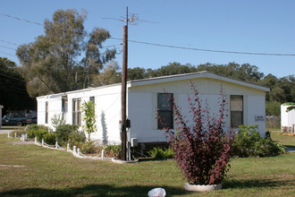 Pinetree Village Mobile Home Park in Lutz, FL - Building Photo - Building Photo