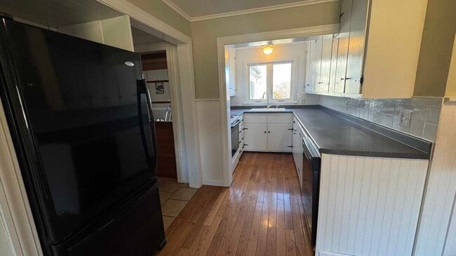 11 Elm St, Unit 1 in Southampton, MA - Building Photo - Building Photo