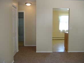 717 6th Ave in Coralville, IA - Foto de edificio - Building Photo