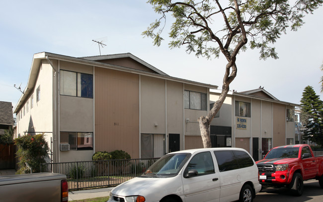 811-817 Rose Ave in Long Beach, CA - Building Photo - Building Photo