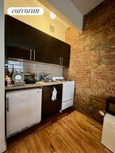 254 W 93rd St in New York, NY - Building Photo - Building Photo