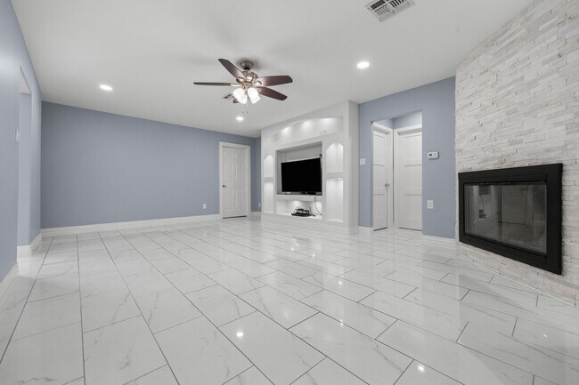 15303 Tonya Dr in Houston, TX - Building Photo - Building Photo