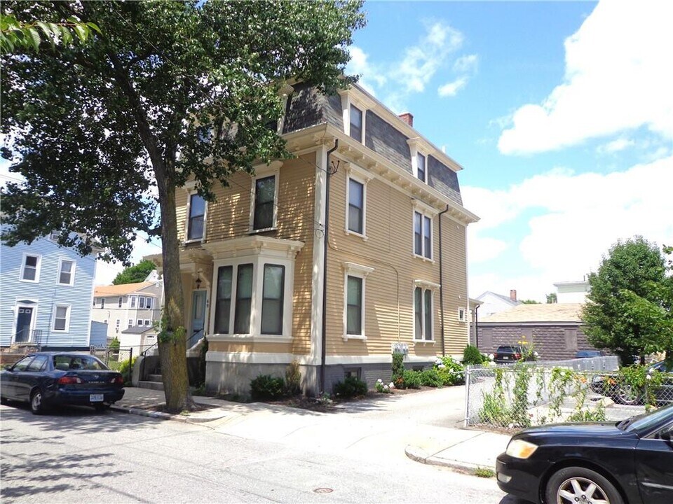 69 Grove St in Providence, RI - Building Photo