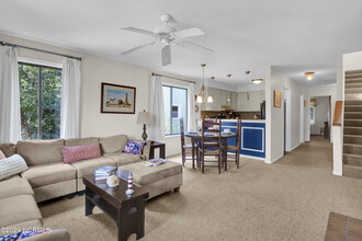 5 W Henderson St-Unit -A in Wrightsville Beach, NC - Foto de edificio - Building Photo