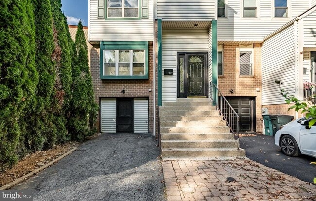 217 Ash Ln in Lafayette Hill, PA - Building Photo - Building Photo