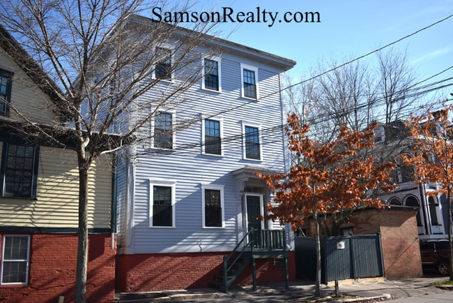 373 Thayer St in Providence, RI - Building Photo - Building Photo