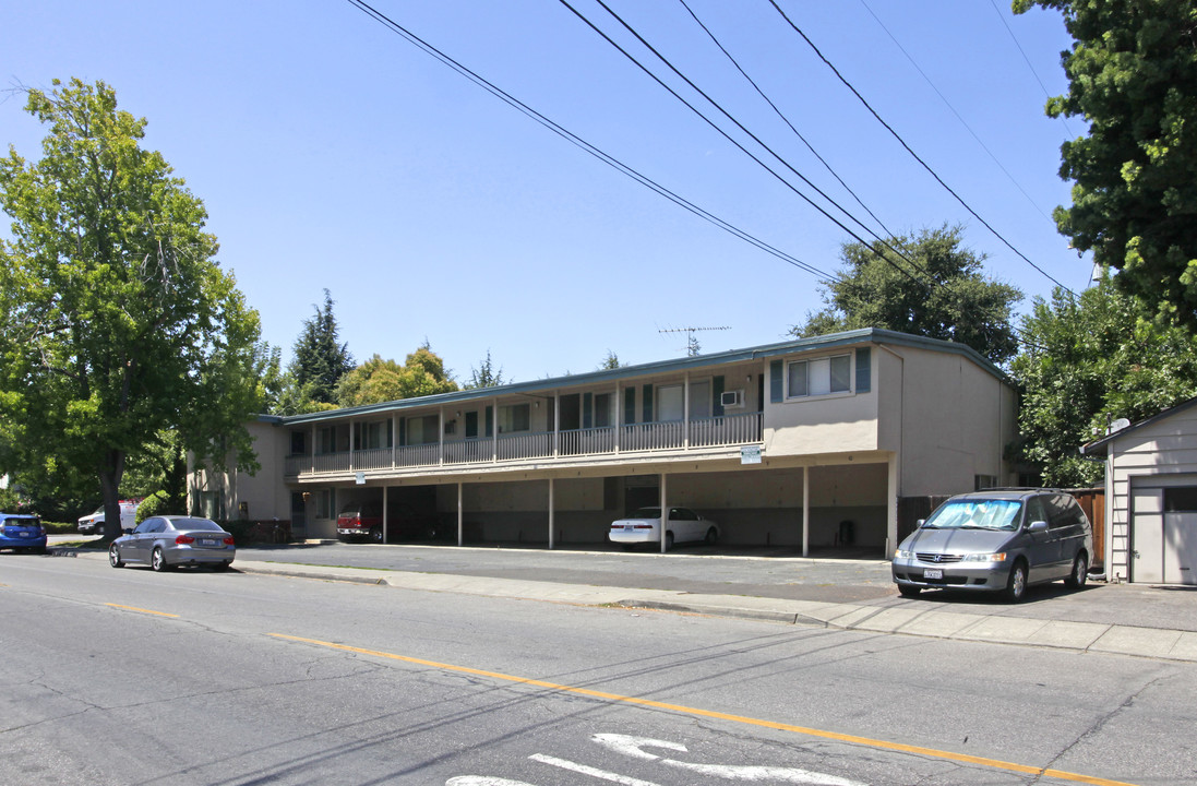 470 Del Medio Ave in Mountain View, CA - Building Photo