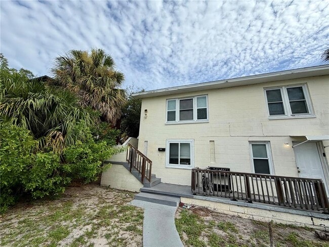 property at 827 Paris Ave S