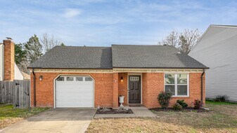 1832 Haviland Dr in Virginia Beach, VA - Building Photo