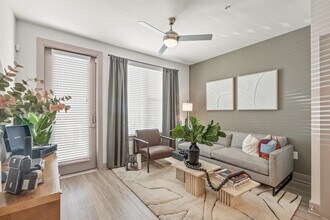 Birchstone Cedar Ridge in Dallas, TX - Foto de edificio - Interior Photo