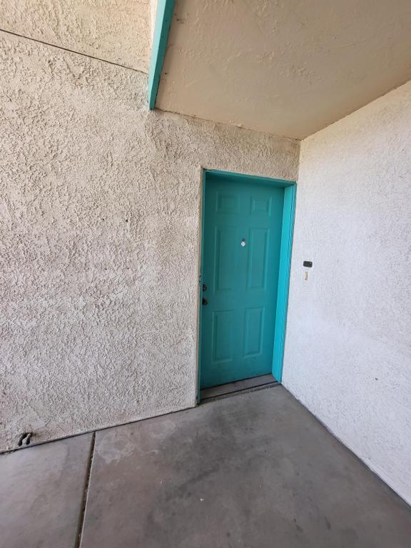 1004 Beverly Ave in Kingman, AZ - Building Photo - Building Photo