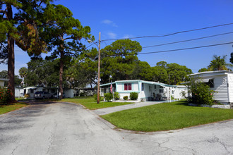 Venetian Mobile Home Court in St. Petersburg, FL - Building Photo - Building Photo