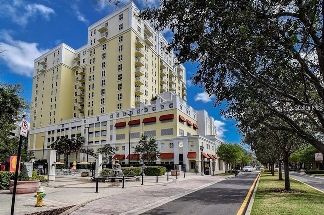 628 Cleveland St, Unit 1107 in Clearwater, FL - Building Photo - Building Photo