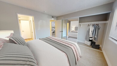 Artisan Oaks in Valencia, CA - Foto de edificio - Building Photo