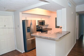 215 SW 117th Ter, Unit 14108 in Pembroke Pines, FL - Foto de edificio - Building Photo