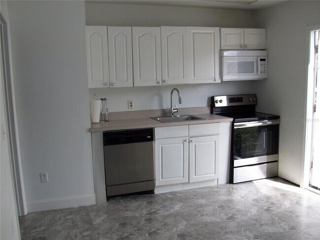 529 Washington Palm Loop in Davenport, FL - Building Photo - Building Photo