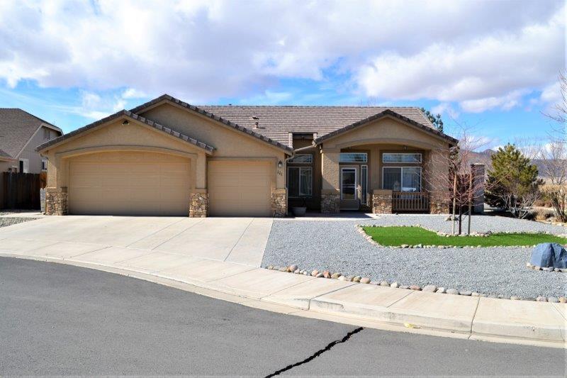 111 Brassie Ct in Yerington, NV - Building Photo