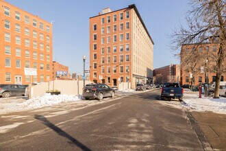 The Wingate in Haverhill, MA - Foto de edificio - Building Photo