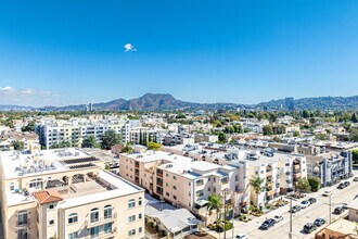 Sedona Apartments in North Hollywood, CA - Foto de edificio - Building Photo